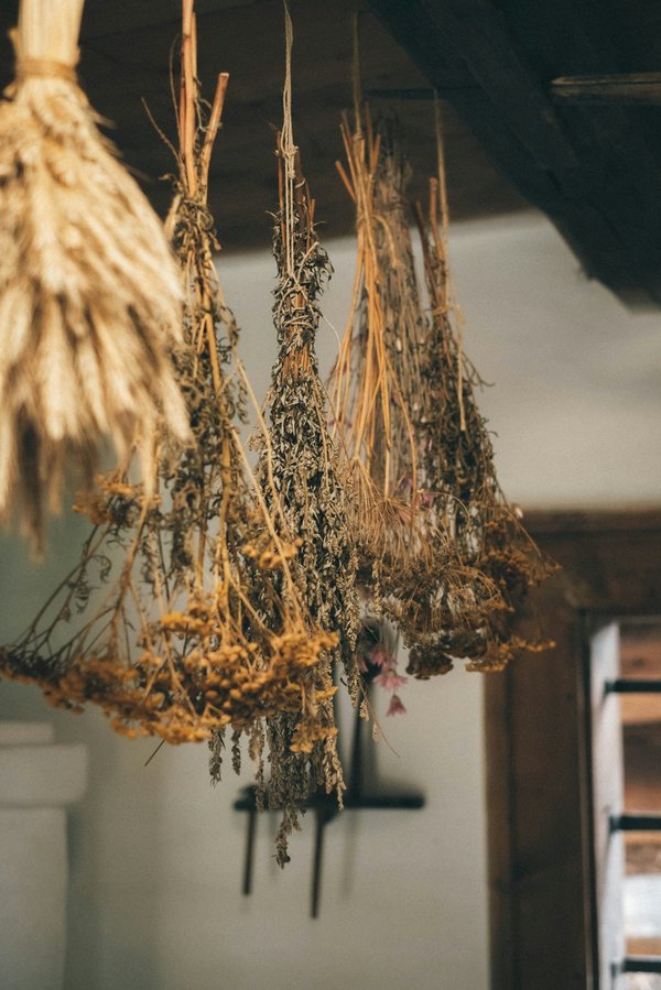 Comment utiliser les herbes séchées dans des recettes de cuisine minceur?